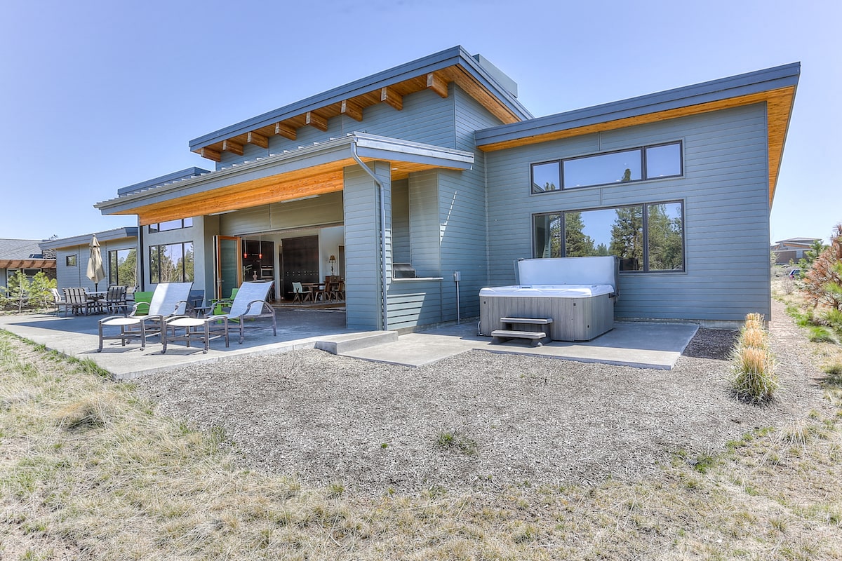Rear View of this 3-Bedroom,3264 Sq Ft Plan -3264