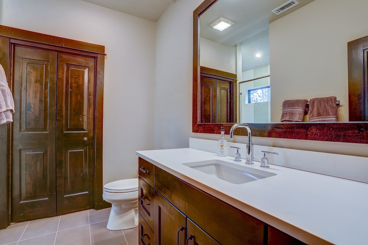 Bathroom of this 5-Bedroom,4412 Sq Ft Plan -4412