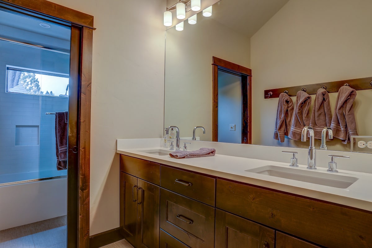 Bathroom of this 5-Bedroom,4412 Sq Ft Plan -4412