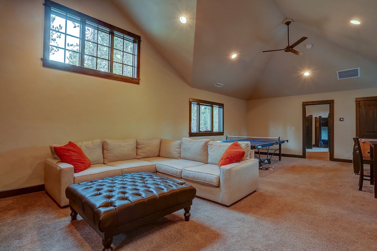 Home Interior Photograph of this 5-Bedroom,4412 Sq Ft Plan -4412