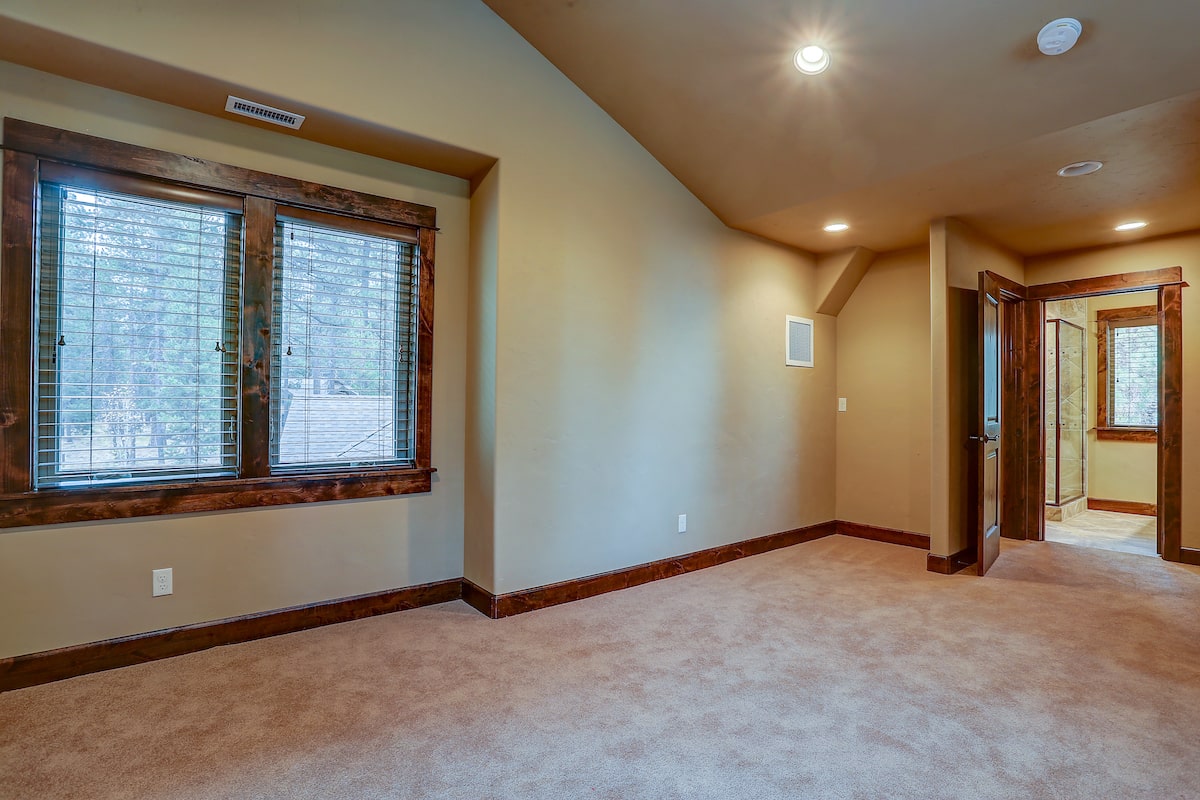 Home Interior Photograph of this 3-Bedroom,2554 Sq Ft Plan -2554
