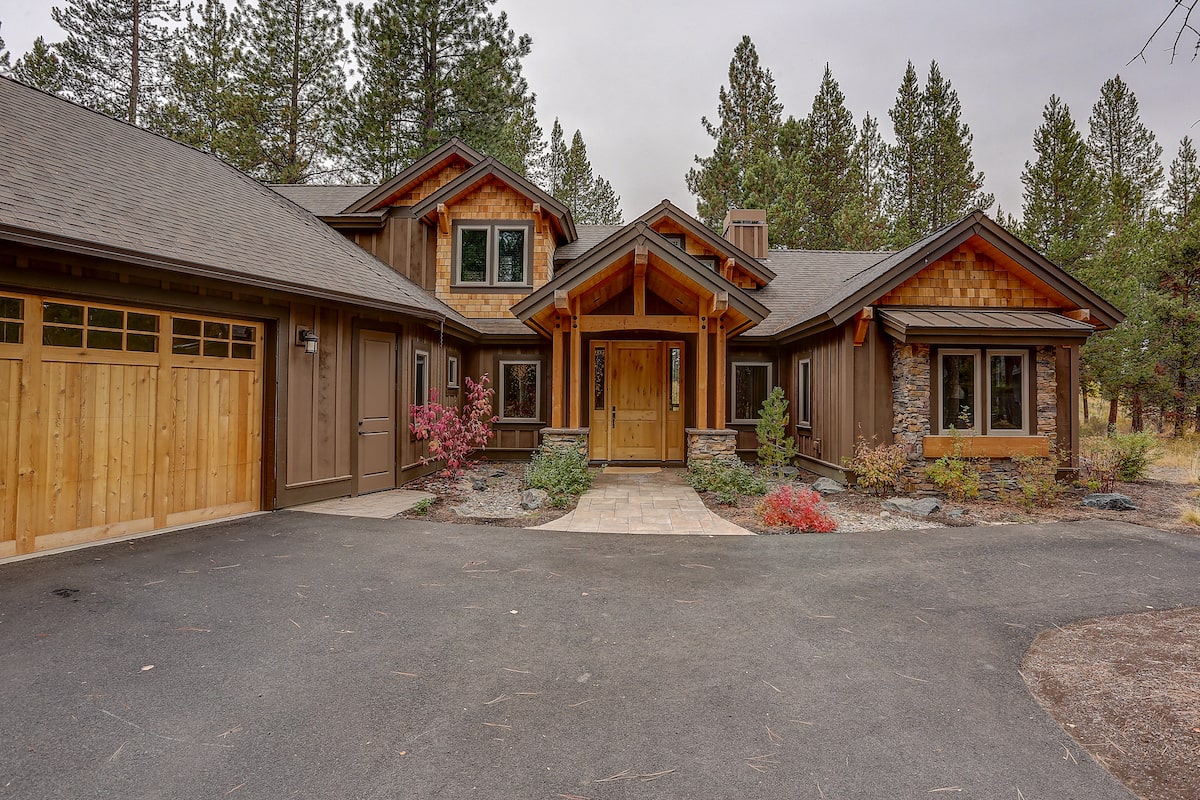 Front Door of this 3-Bedroom,2554 Sq Ft Plan -2554