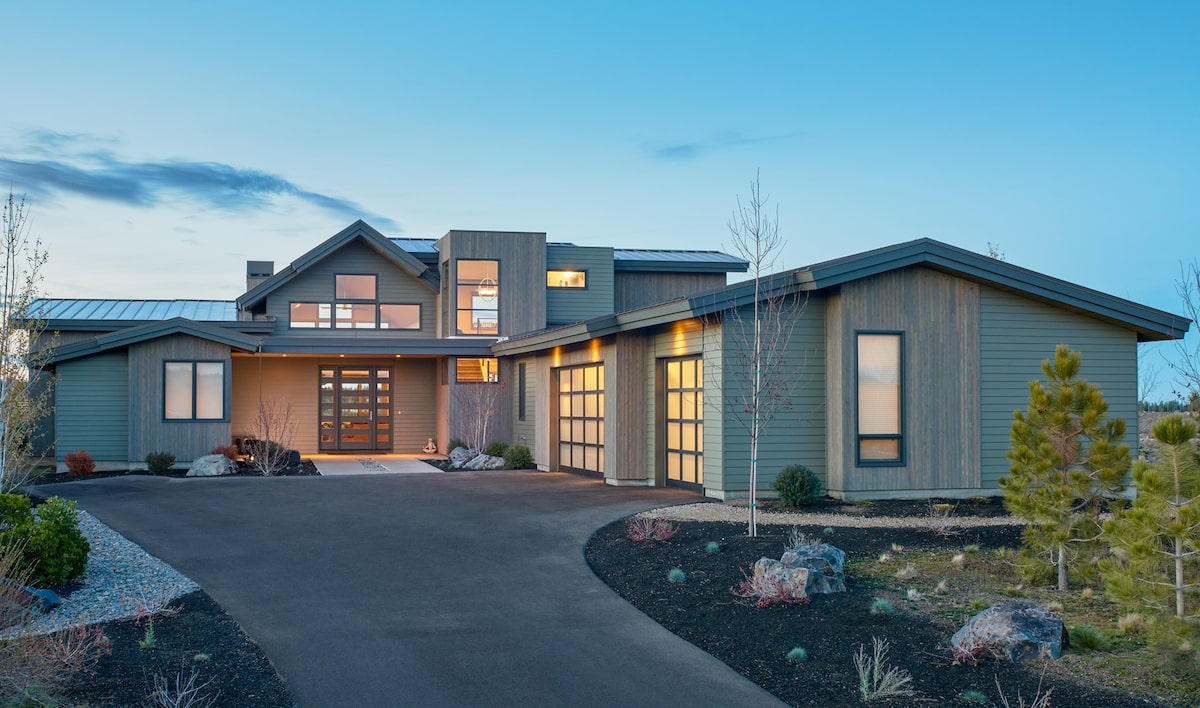 Contemporary home (ThePlanCollection: Plan #202-1019)