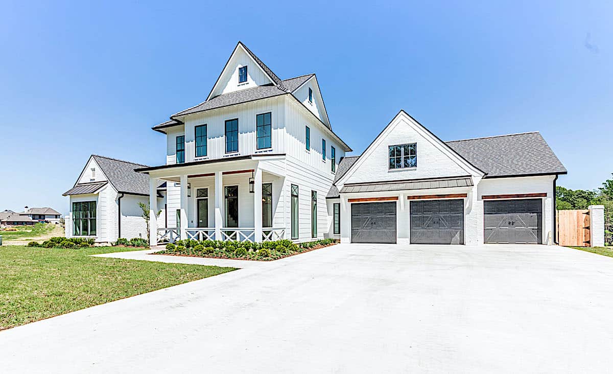 Right Side View of this 4-Bedroom,4443 Sq Ft Plan -204-1020