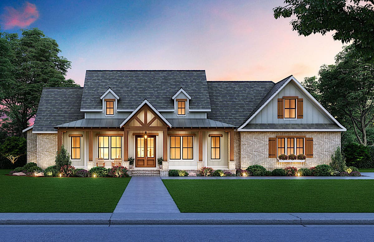 Colonial style home (ThePlanCollection: Plan #206-1002)
