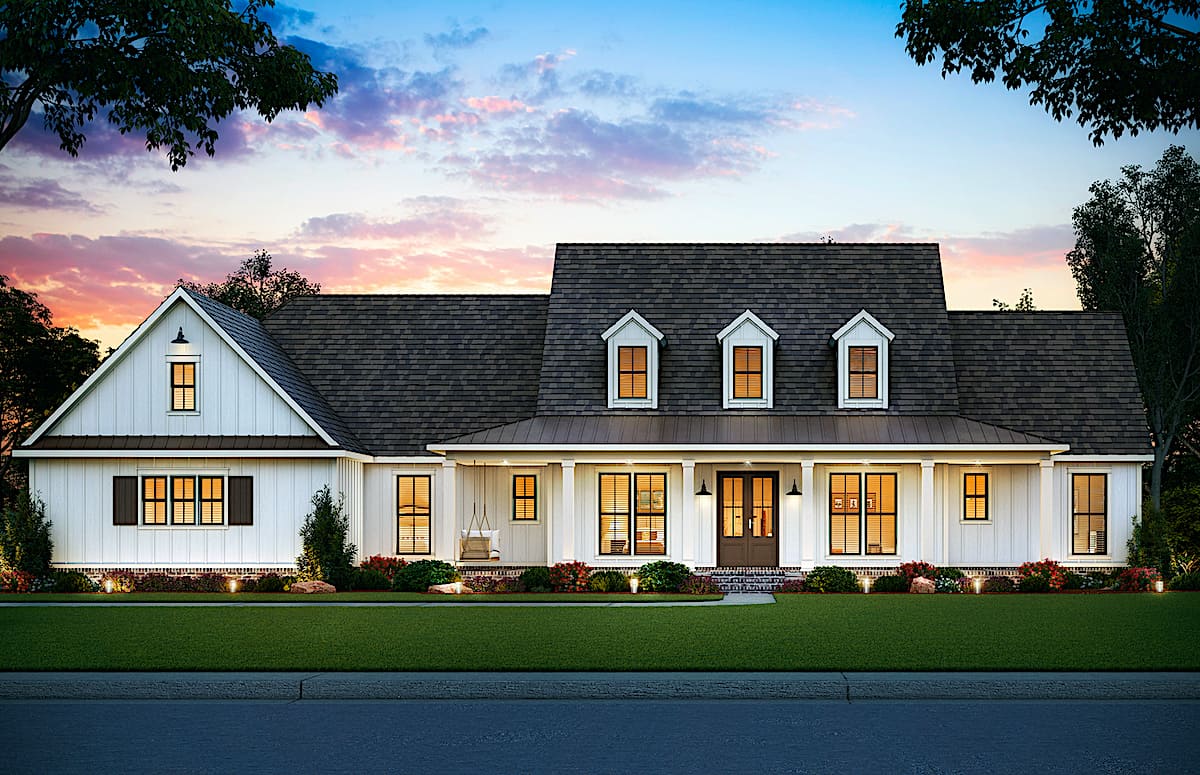 Colonial style home (ThePlanCollection: Plan #206-1015)
