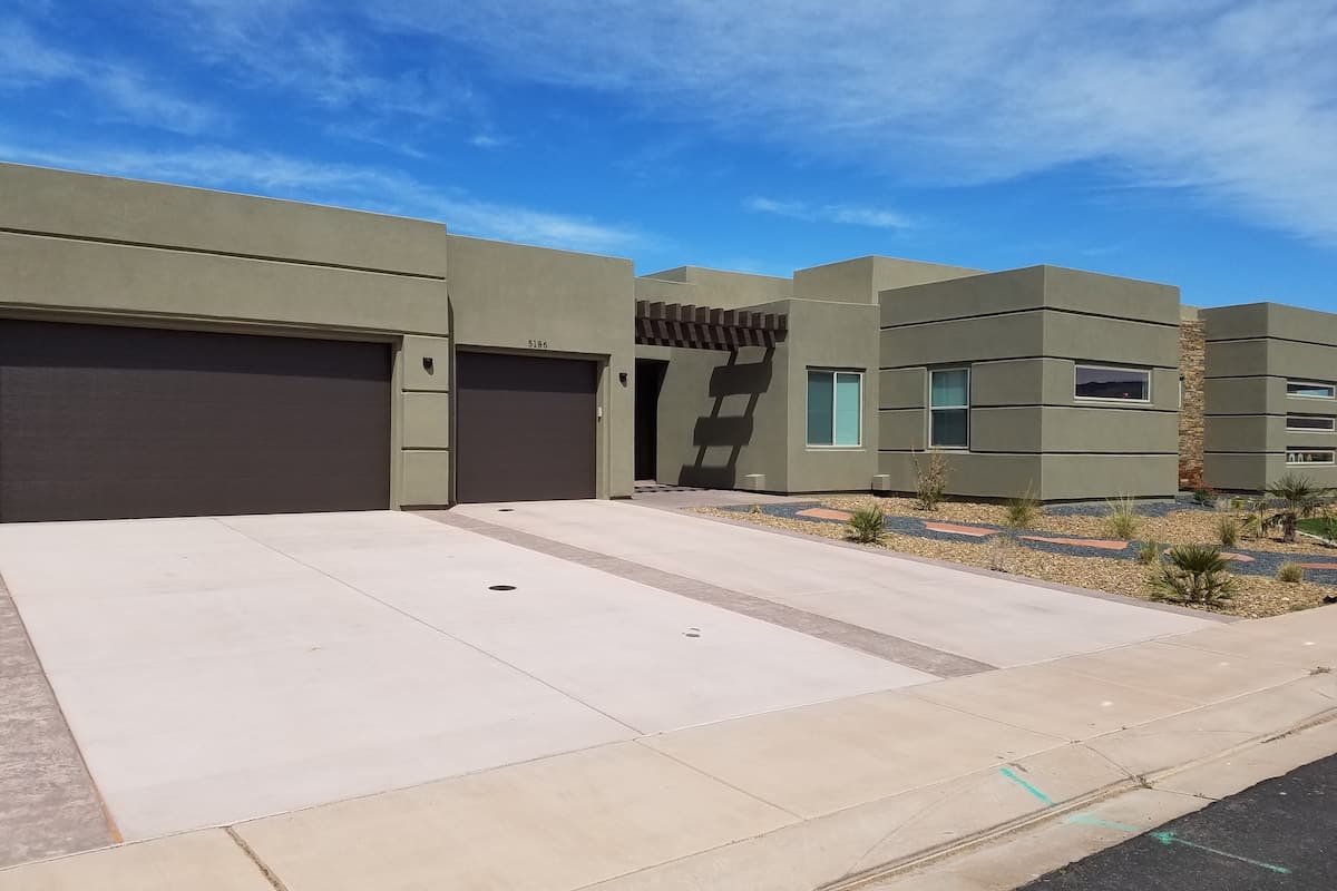 Left Side View of this 4-Bedroom,2210 Sq Ft Plan -208-1008