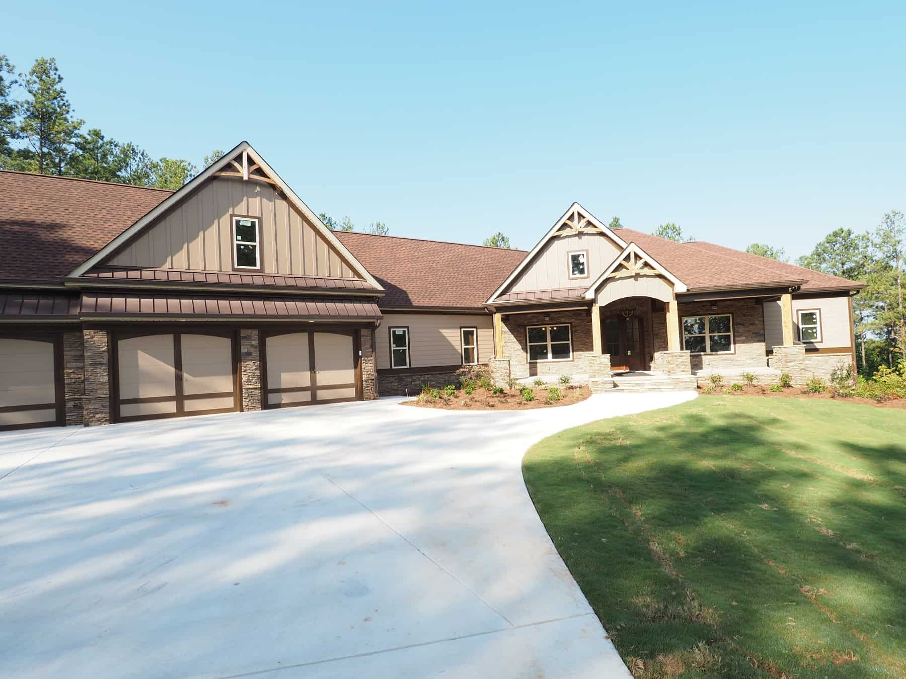 Front View of this 4-Bedroom,2971 Sq Ft Plan -213-1021
