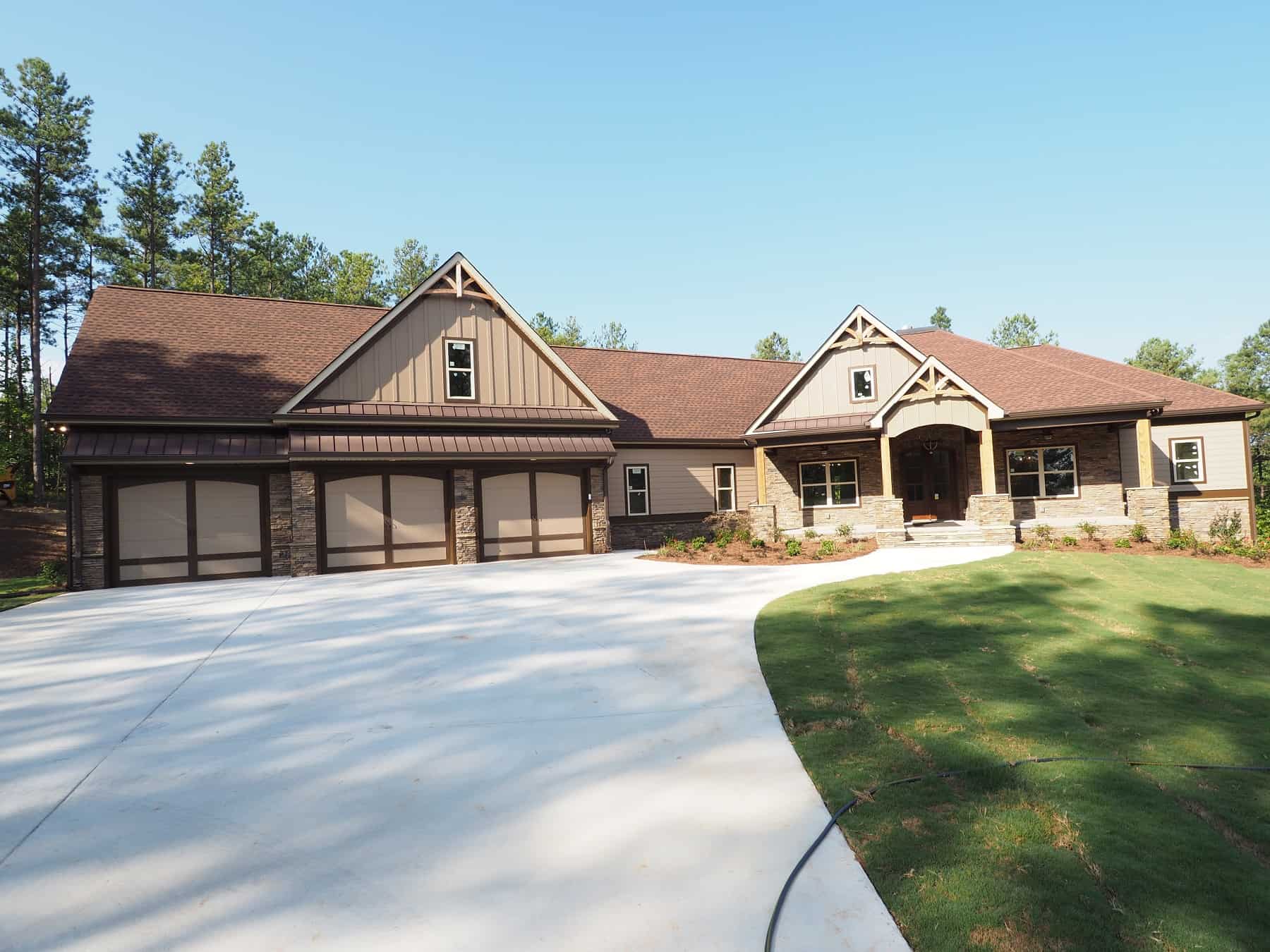 Front View of this 4-Bedroom,2971 Sq Ft Plan -213-1021