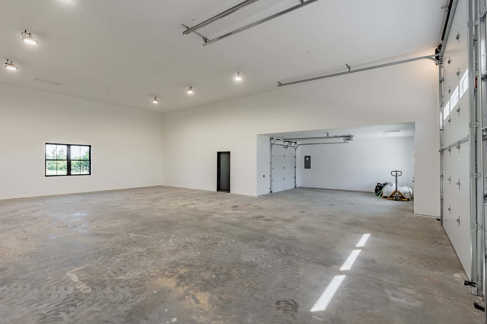 Garage of this 1-Bedroom,784 Sq Ft Plan -214-1005