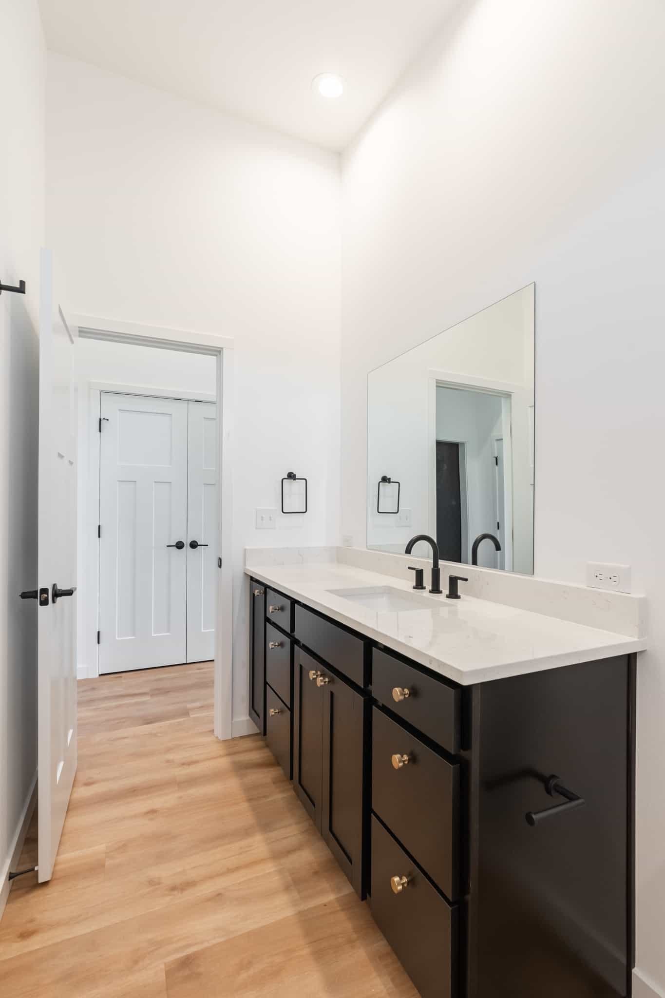 Bathroom of this 1-Bedroom,784 Sq Ft Plan -214-1005