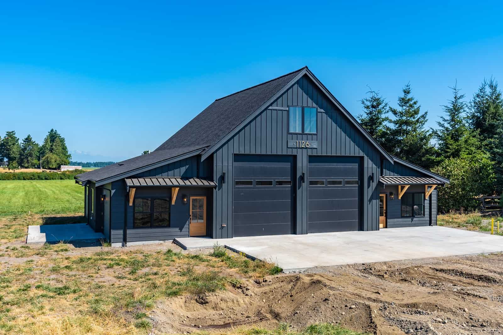 Front View of this 1-Bedroom,784 Sq Ft Plan -214-1005