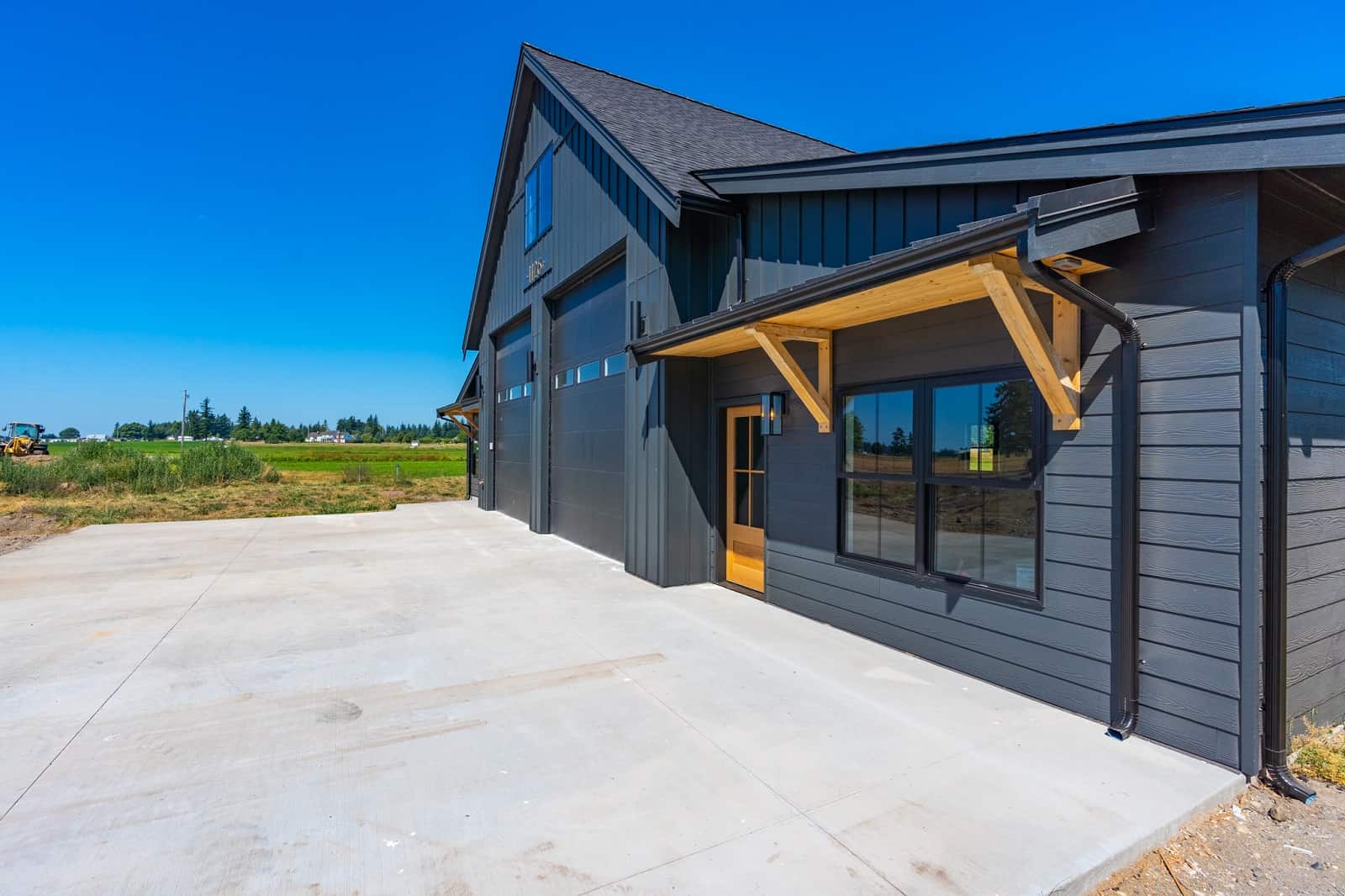 Right Side View of this 1-Bedroom,784 Sq Ft Plan -214-1005