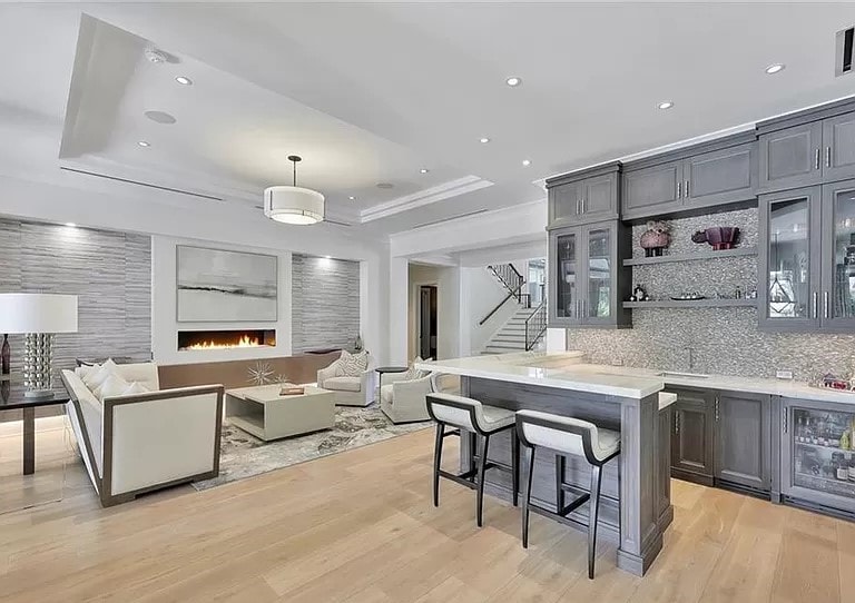 Wet Bar of this 5-Bedroom,8786 Sq Ft Plan -219-1005