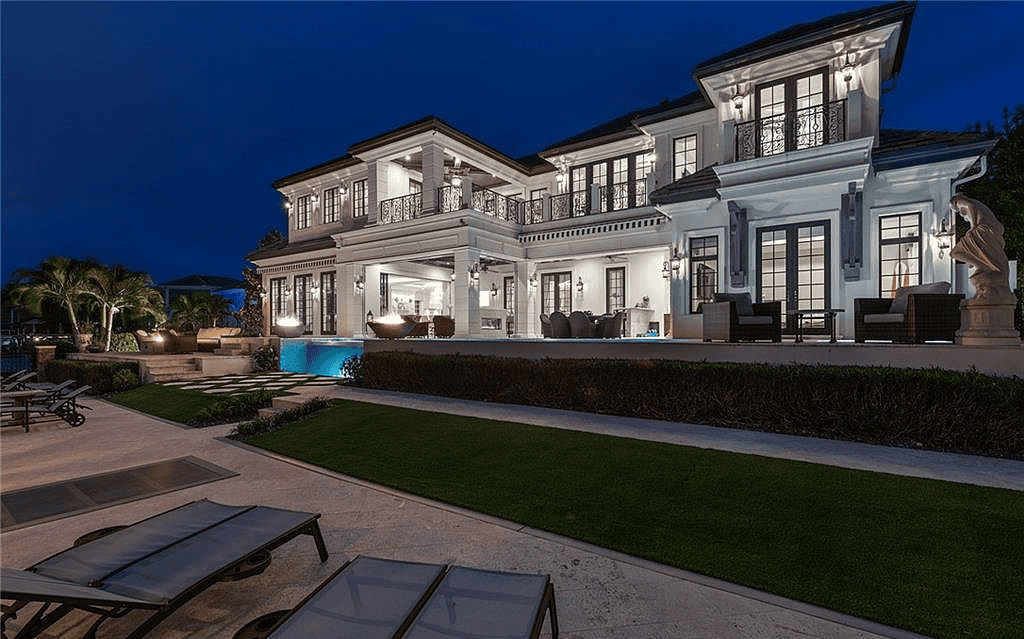 Home at Night of this 4-Bedroom,8129 Sq Ft Plan -219-1019