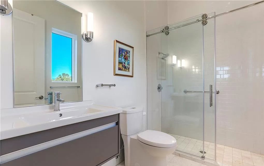 Bathroom of this 3-Bedroom,2583 Sq Ft Plan -219-1022